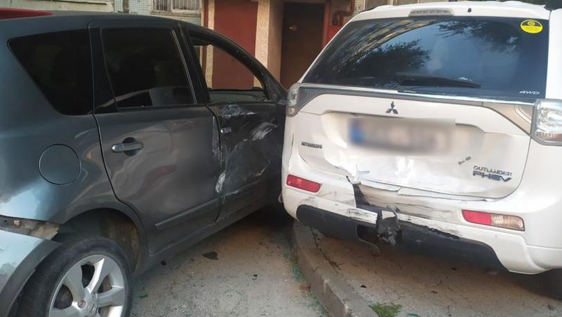 Un șofer a avariat 4 mașini într-o curte din Chișinău la miezul nopții