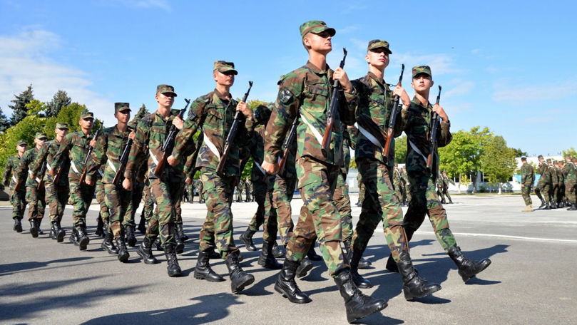 Sute de soldați din Chișinău și Bălți au depus jurământul militar