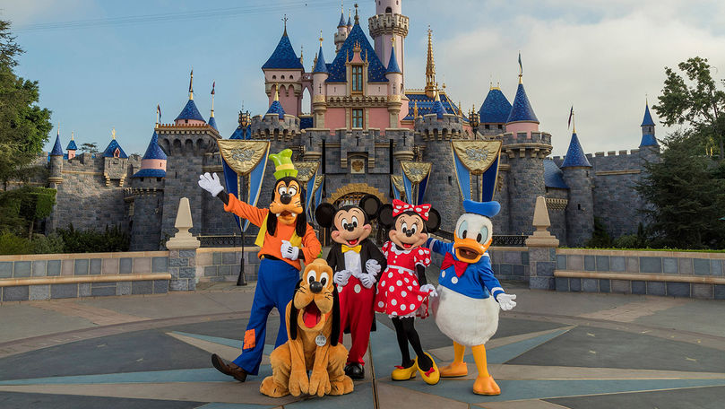 Un parc Disneyland din SUA va deveni centru de vaccinare anti-COVID-19