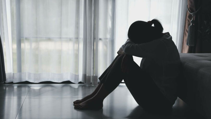 Singurătatea devine o criză globală: Peste 870.000 de oameni mor anual