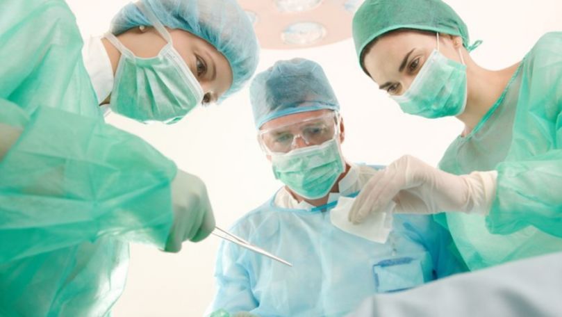 Medicii, îngroziți după ce i-au deschis stomacul unui pacient