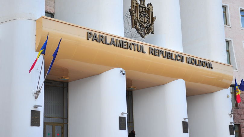 Parlamentul vrea să cumpere echipament de fotografiat de 155.000 de lei