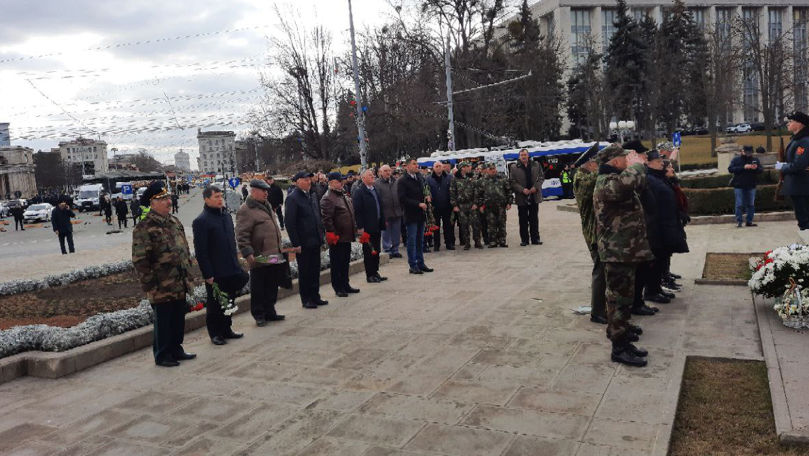 В центре Кишинева приостановили движение в связи с возложением цветов.
