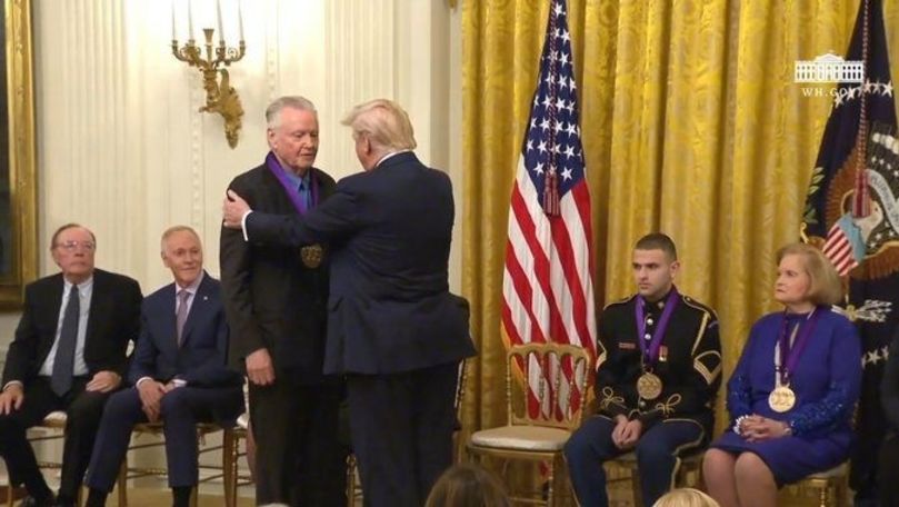 Actorul care l-a lăudat pe Trump, decorat de președintele SUA