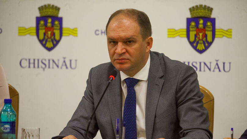 Pavaj scos și pus de 3 ori. Ceban: Dacă e pus aiurea, ce să fac?