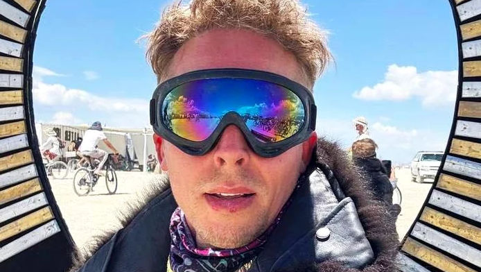 Crimă misterioasă la Burning Man: Un bărbat rus, găsit mort în deșert