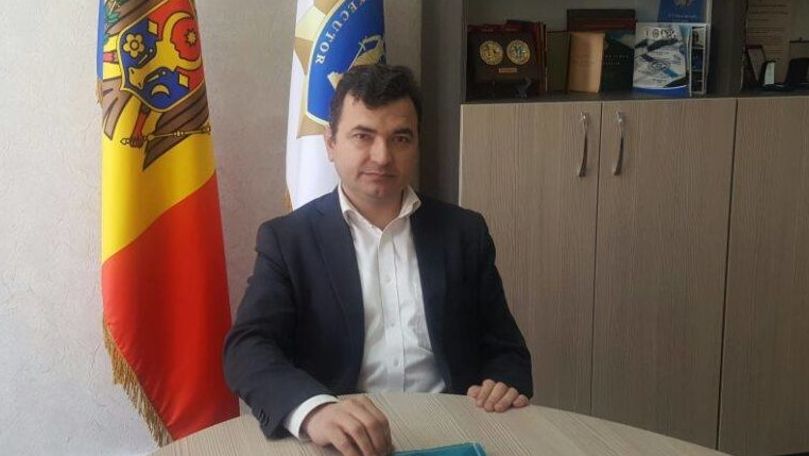 Судебный пристав Роман Толмач.