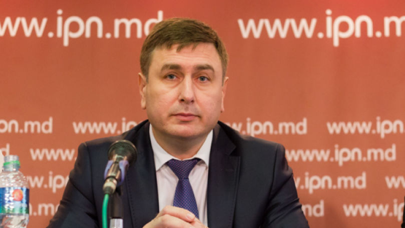 Economist: Includerea taxei rutiere în accizele la carburanți e o povară