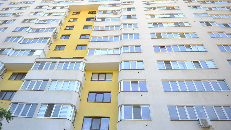 Alertă la Buiucani: Bloc cu 11 etaje, clădit pe alunecări de teren