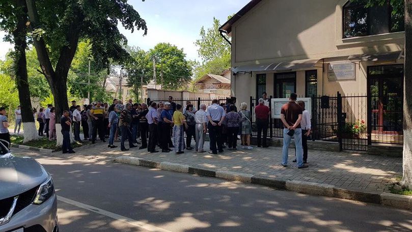 Cum votează moldovenii din mai multe raioane
