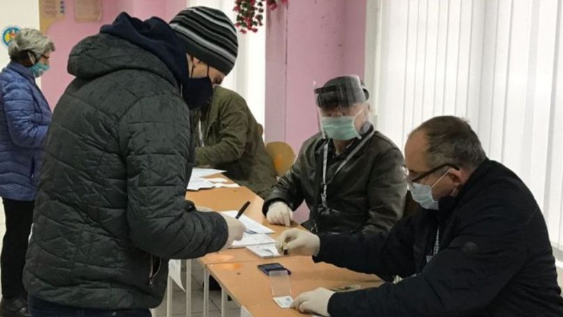 Пожилые избиратели были самыми активными в первом туре выборов в Молдове. Фото: publika.md.