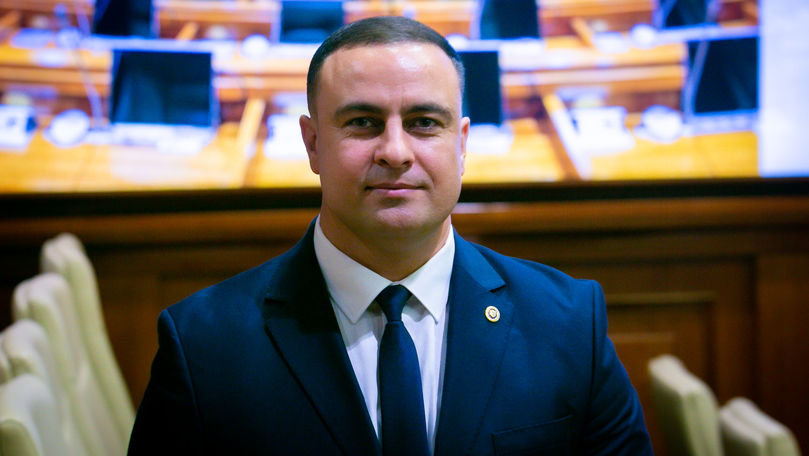 Directorul CNA și alți funcționari, decorați cu distincții de stat