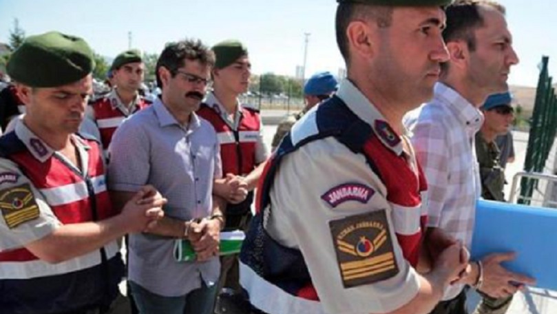 Zeci de militari turci, arestaţi în legătură cu puciul eşuat