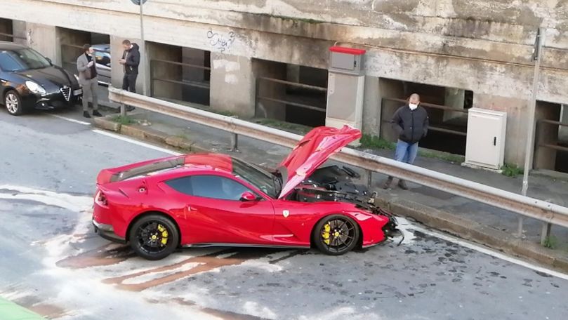 Ferrari 812 Superfast al lui Federico Marchetti, distrus la o spălătorie