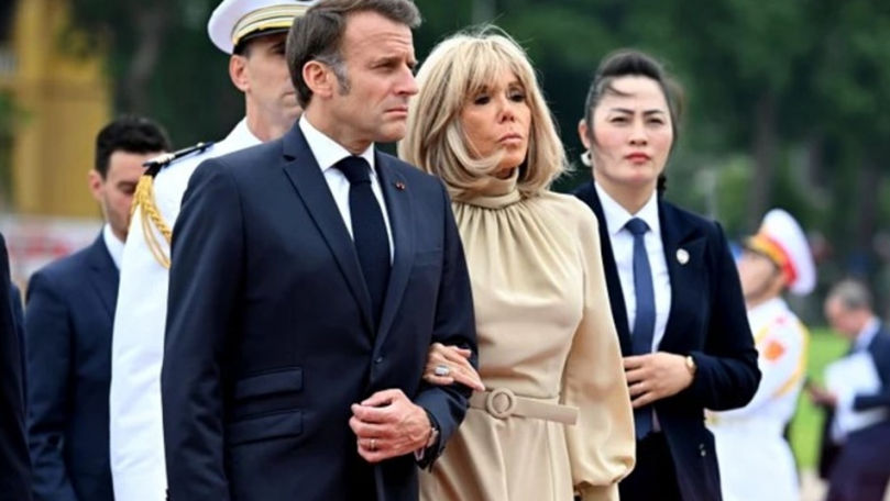 Încă un moment stânjenitor pentru Macron: Soția sa l-a respins din nou