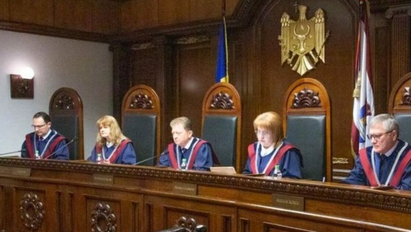 Декларации судей КС: высокие зарплаты, недвижимость и счета в банках.