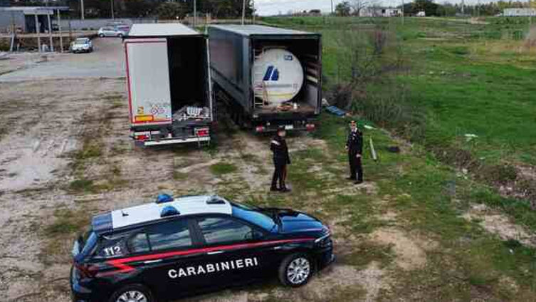 В Италии двое граждан Молдовы арестованы за кражу авиатоплива.
