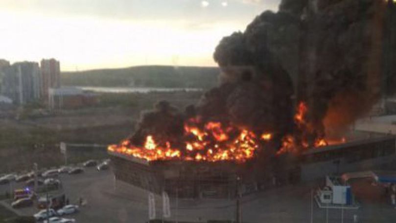 Un nou incendiu uriaș la Kemerovo. A luat foc o reprezentanță Hyundai