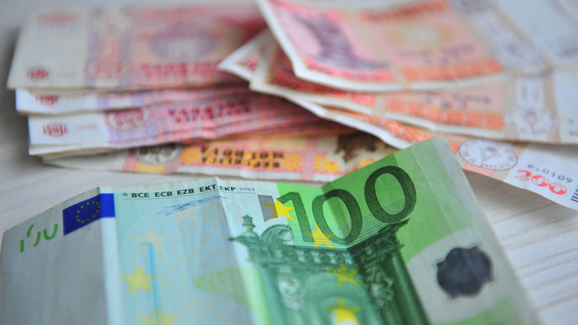 Курс евро повысится на 10 банов.