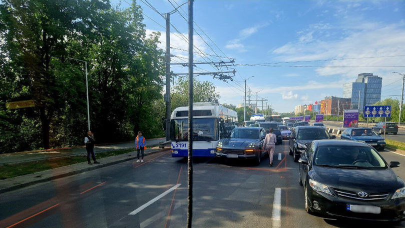 Chișinău: Accident pe bulevardul Dacia. În zonă s-au format ambuteiaje