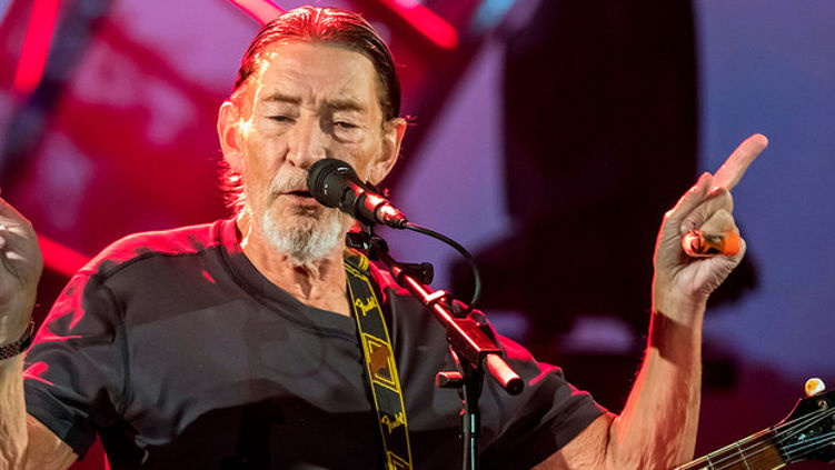 Британский певец и гитарист Крис Ри умер в возрасте 74 лет.