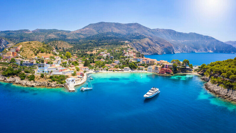 Cele mai spectaculoase hoteluri cu piscină privată din Grecia
