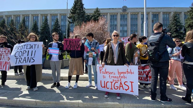 Cazul minorului transgender: Mai multe persoane au protestat la Guvern