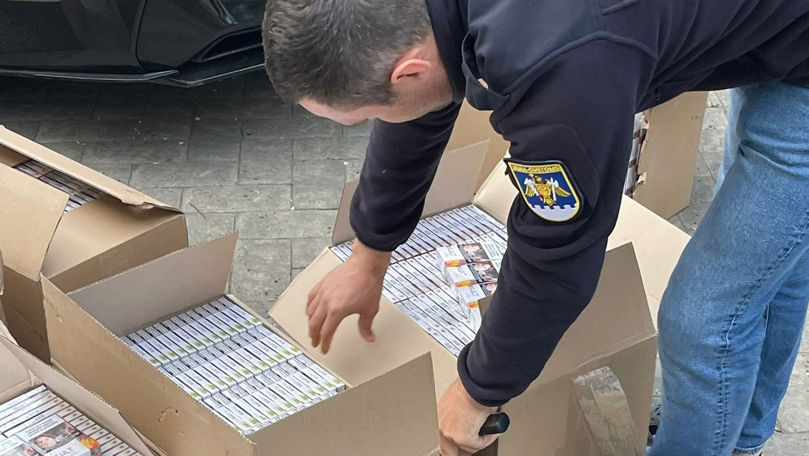 100.000 de țigarete, depistate într-un autoturism de oamenii legii