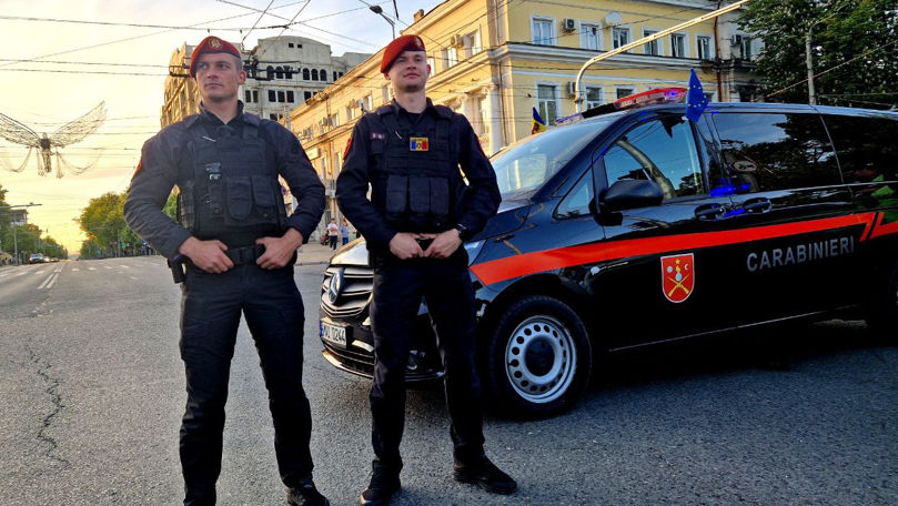 O femeie cu tulburări psihice, reținută la Bălți de carabinieri