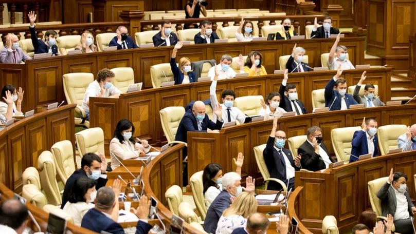 Депутаты неудовлетворительно оценили работу ГП и НЦБК по "краже века".