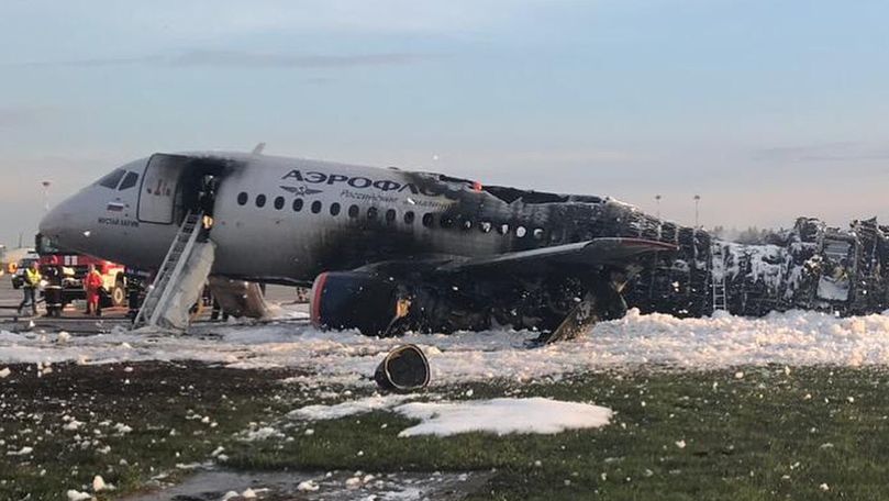 Trei zile de doliu în Murmansk după ce un avion a ars pe aeroport