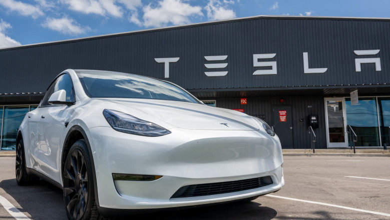 Probleme la Tesla. Compania este vizată de o anchetă în SUA
