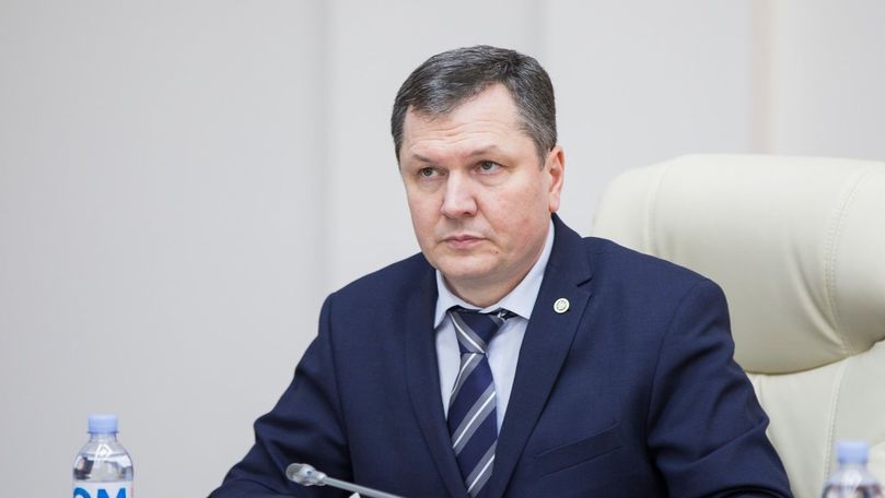 Vicepremierul Serghei Pușcuța, huiduit în Parlament: Rușine!