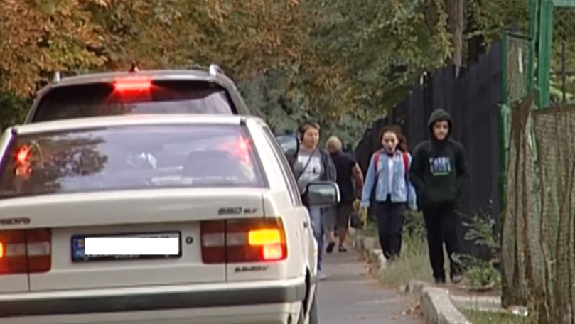 Elevii unui liceu din Chișinău, în pericol pe drumul spre școală
