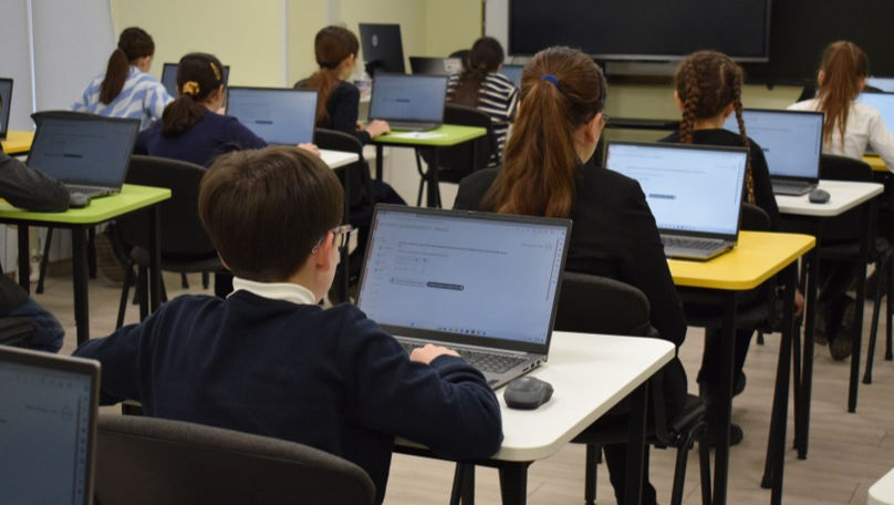 În 80 de școli, testarea pentru clasa a IV-a va fi pe calculator
