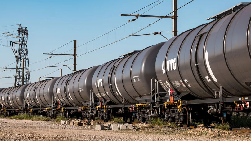 Bloomberg: Через месяц в мире закончатся запасы нефти.