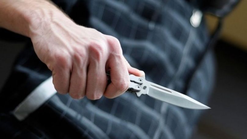 Iași: Tânăr înjungiat la Balul Bobocilor. 2 studenți moldoveni, audiați