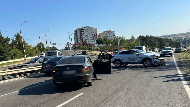 Accident la intrarea în oraşul Ialoveni: Trei maşini au fost implicate