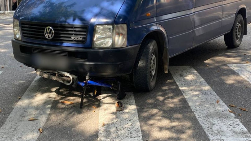 Accident la Soroca: Copilă pe bicicletă, tamponată de un Volkswagen