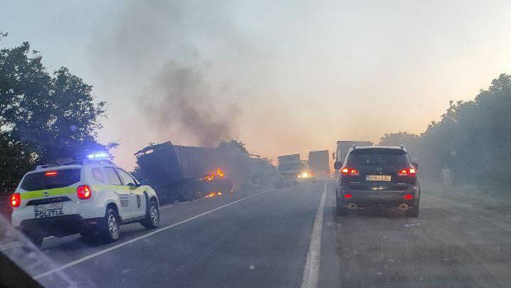 Grav accident cu implicarea a 2 camioane, lângă Grătiești: Sunt victime