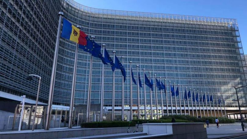 Drapelul Republicii Moldova, arborat în fața Comisiei Europene