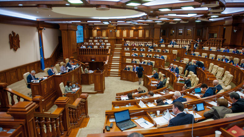 Parlamentul, în vacanță: Ce se va întâmpla cu moțiunea de cenzură