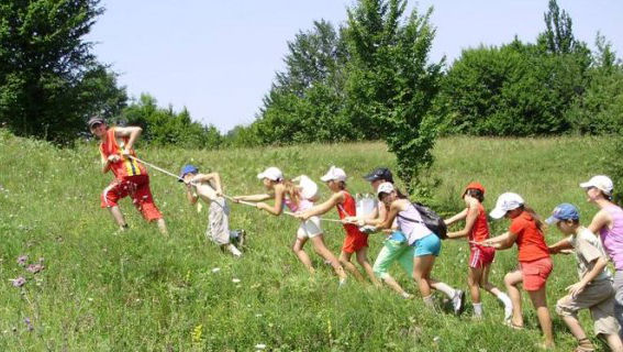 S-au deschis taberele de vară cu sejur de zi din școlile din Chișinău