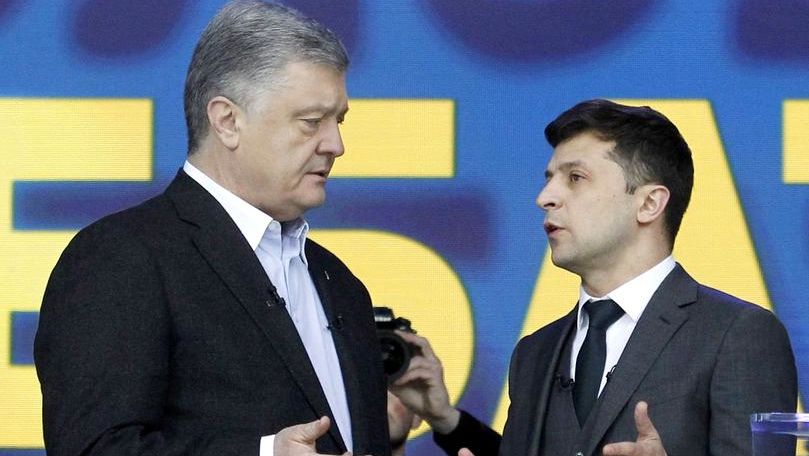 Poroșenko condamnă acordarea paşapoartelor ruseşti celor din Ucraina