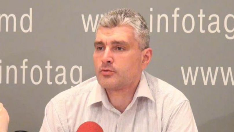 Slusari: Principalul obstacol pentru înlăturarea lui Plahotniuc e Dodon