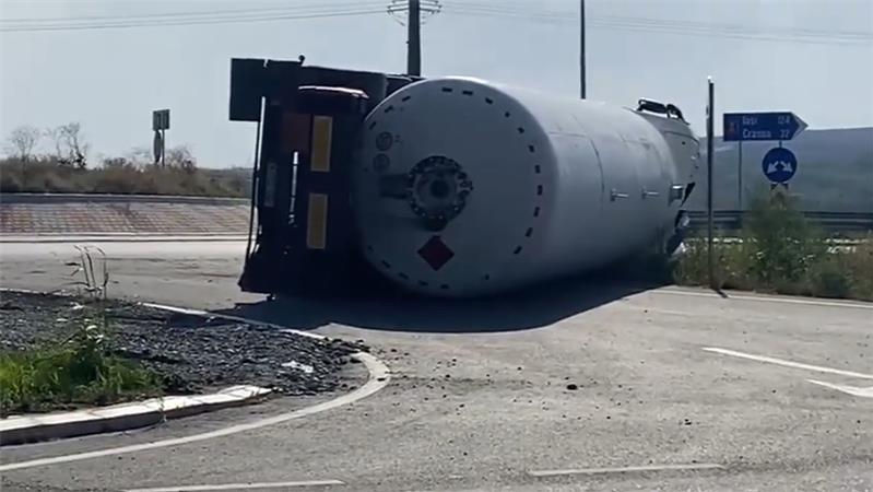 Un moldovean, rănit la Vaslui după răsturnarea unei cisterne cu gaz