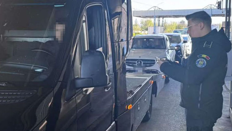 Гражданин Молдовы задержан с поддельным свидетельством о регистрации транспортного средства.