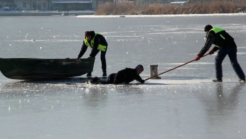 Un bărbat, salvat de la înec dintr-un lac: Intervenția salvatorilor