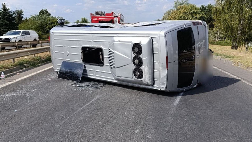 Accidentul de la Stăuceni: Șapte pasageri din microbuz, răniți