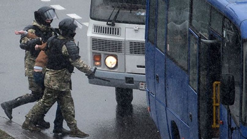 Правозащитники сообщили о 340 задержанных на протестах в Белоруссии.